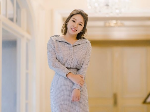 Photo of Blush Events VA wedding Planner Posing for her photo.